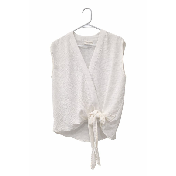 the impeccable pig Tops - The Impeccable Pig White Wrap Tie Top • Sleeveless Textured Blouse • Size L